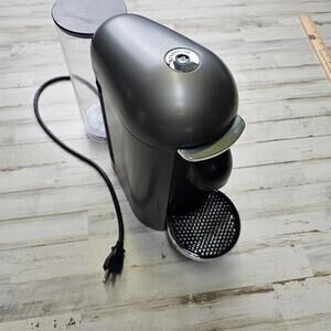 Nespresso VertuoPlus Deluxe (Breville BNV420TTN) Coffee & Espresso—Titan EUC